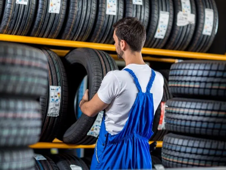 Sinanpaşa Oto Lastikçi